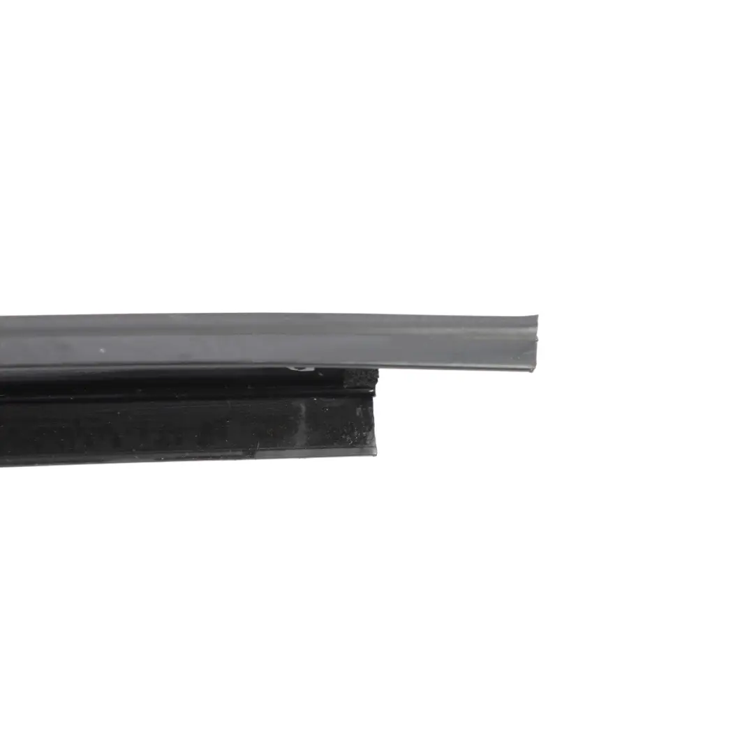 Ford Mustang MK6 GT Moldura Cristal Puerta Delantera Derecha FR3B6302564AJ - SKU FR3B-6302564-AJ - Número de pieza FR3B-6302564-AJ