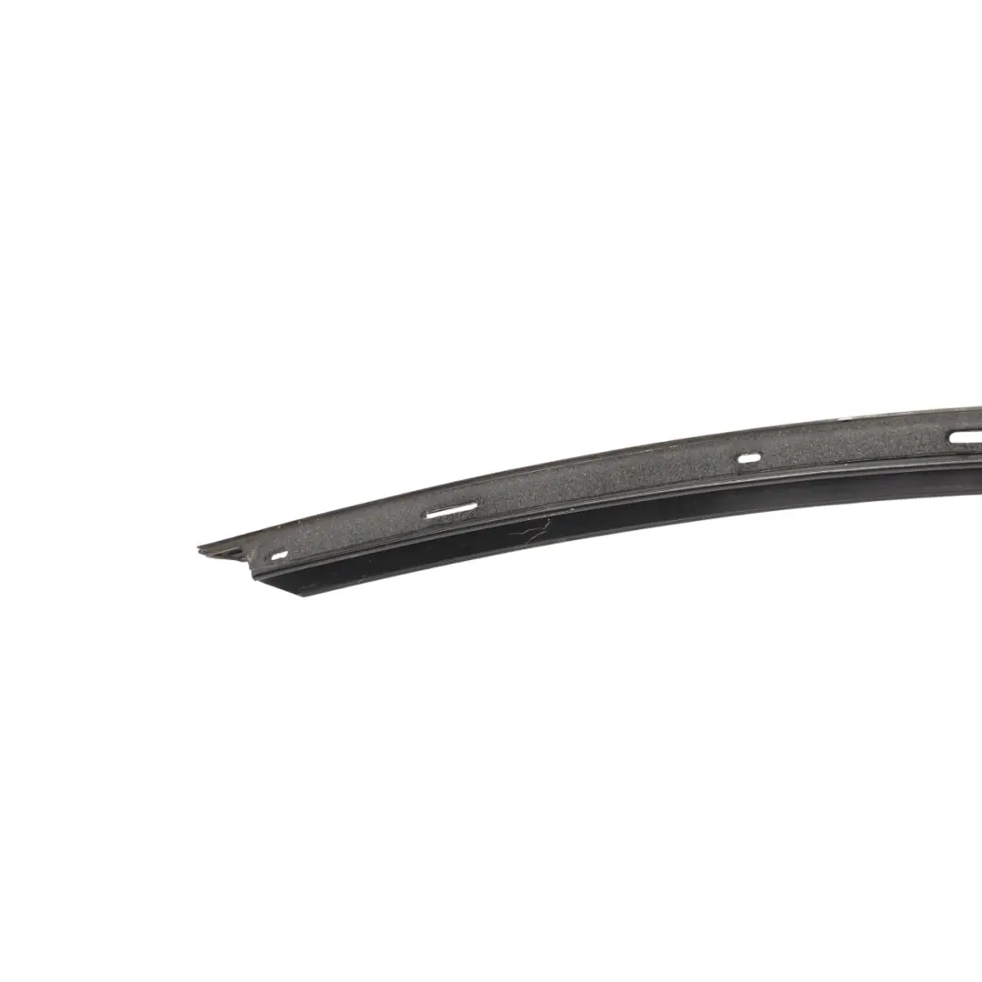 Ford Mustang MK6 GT Moldura Cristal Puerta Delantera Izquierda FR3B6302565AJ - SKU FR3B-6302565-AJ - Número de pieza FR3B-6302565-AJ