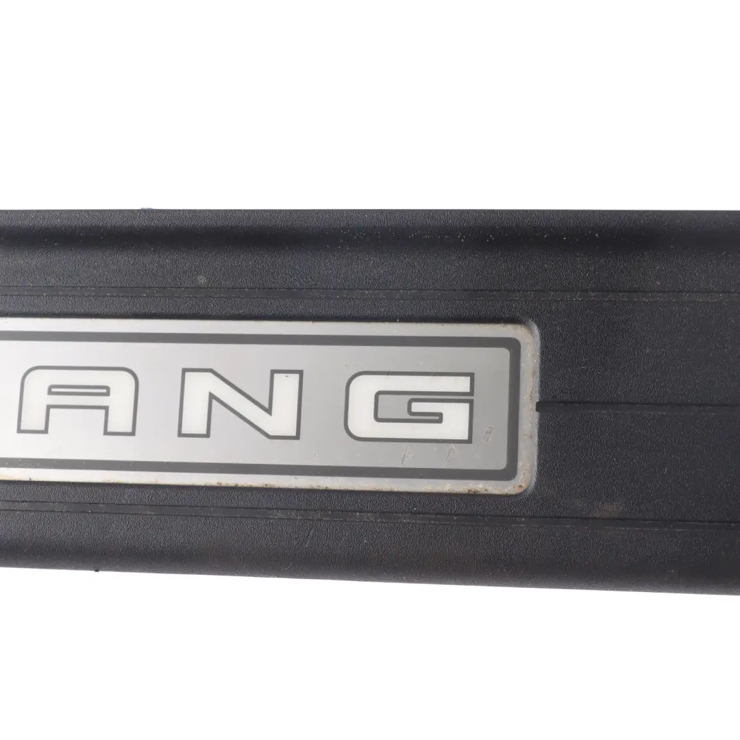 Ford Mustang VI Garniture Seuil Porte Entrée Gauche Droite Cover FR3B-6313222-C - SKU FR3B-6313222-AAW - Numéro de pièce FR3B-6313222-AAW
