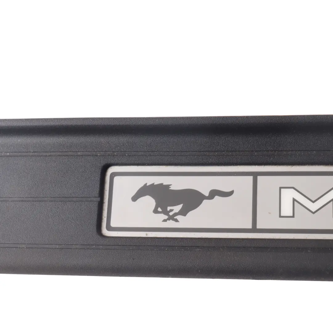 Battitacco Porta D'Ingresso Sinistra Destra FR3B-6313222-C per Ford Mustang VI con numero di parte FR3B-6313222-AAW Ford Mustang VI Battitacco Porta D'Ingresso Sinistra Destra FR3B-6313222-C - SKU FR3B-6313222-AAW - Numero di parte FR3B-6313222-AAW