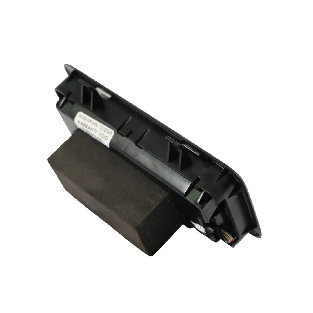 VW Amarok NF Panneau Lumineux De Pavillon Intérieur Arrière - SKU H1BB-13733-A - Numéro de pièce H1BB-13733-A