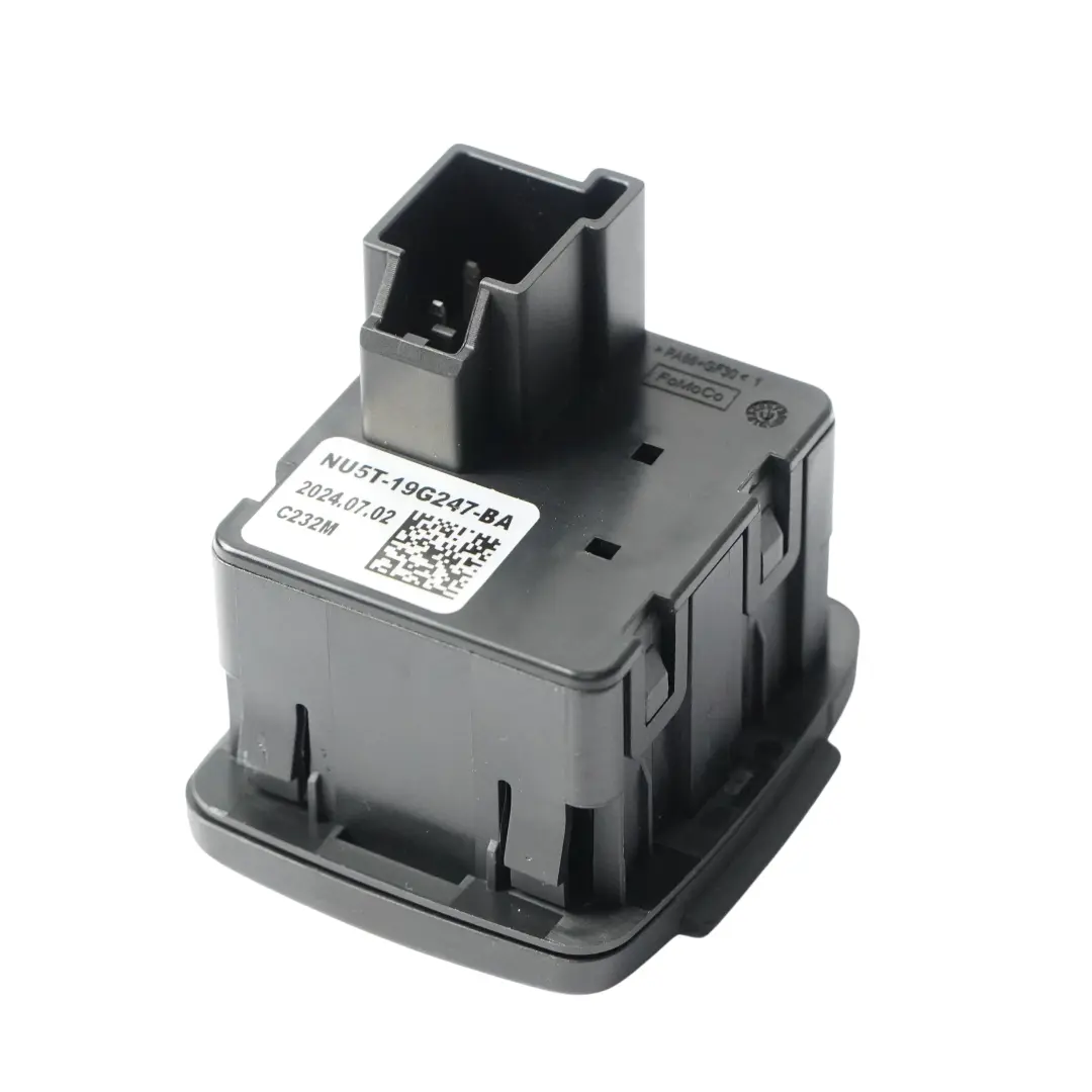 Prise De Courant De Console Centrale AC 230V pour Volkswagen Amarok NF à propos du numéro de pièce NU5T-19G247-BA Volkswagen Amarok NF Prise De Courant De Console Centrale AC 230V - SKU NU5T-19G247-BA - Numéro de pièce NU5T-19G247-BA