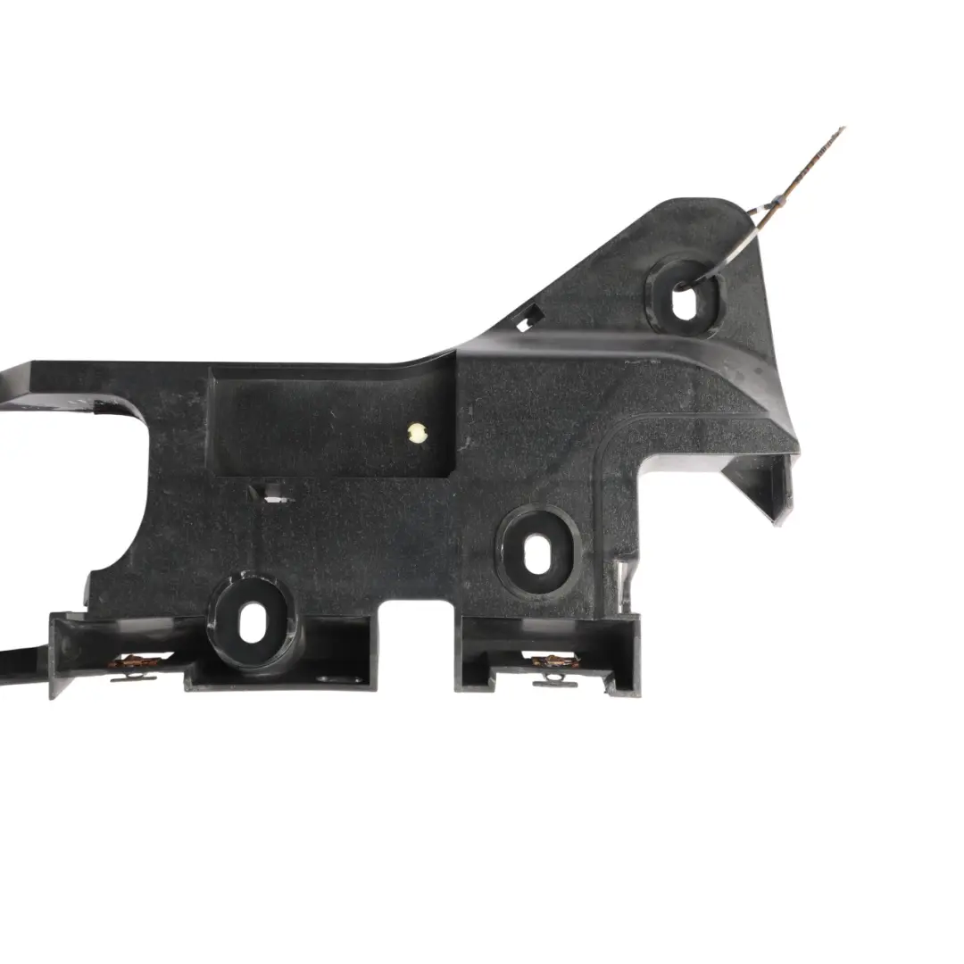 Smart ForTwo C450 Przedni Prawy Wspornik Błotnika 0000916V016 - SKU Q0000916V016000000 - Numer Części Q0000916V016000000