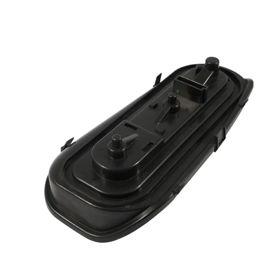 Smart Fortwo C450 Support De Douille De Lampe Arrière Gauche - SKU Q0011625V001000000 - Numéro de pièce Q0011625V001000000