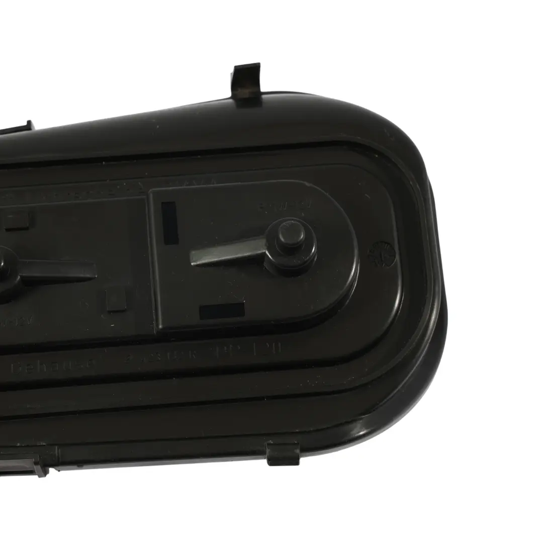 Smart Fortwo C450 Support De Douille D'Ampoule Arrière Droite - SKU Q0011638V001000000 - Numéro de pièce Q0011638V001000000