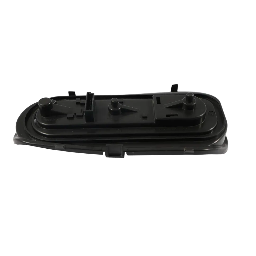 C450 Gniazdo Żarówki Lampy Tył Tylna Prawa do Smart Fortwo o numerze Q0011638V001000000 Smart Fortwo C450 Gniazdo Żarówki Lampy Tył Tylna Prawa - SKU Q0011638V001000000 - Numer Części Q0011638V001000000