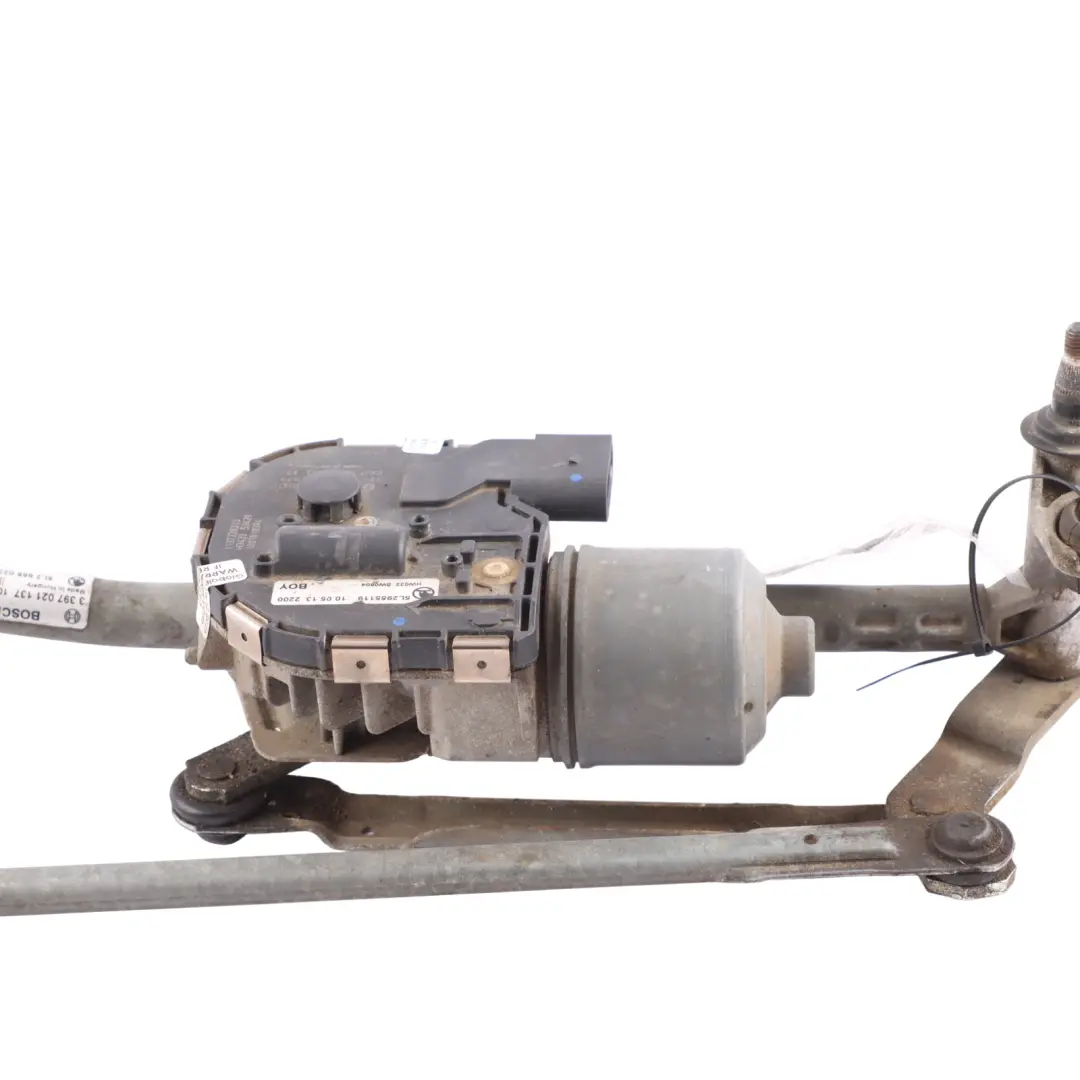 Windscreen Wiper Windshield Cleaning Motor Drive Unit 5L2955119 to Skoda Yeti 5L with Part number 5L2955023 Skoda Yeti 5L Windscreen Wiper Windshield Cleaning Motor Drive Unit 5L2955119 - SKU RHD-5L2955023 - Part number 5L2955023