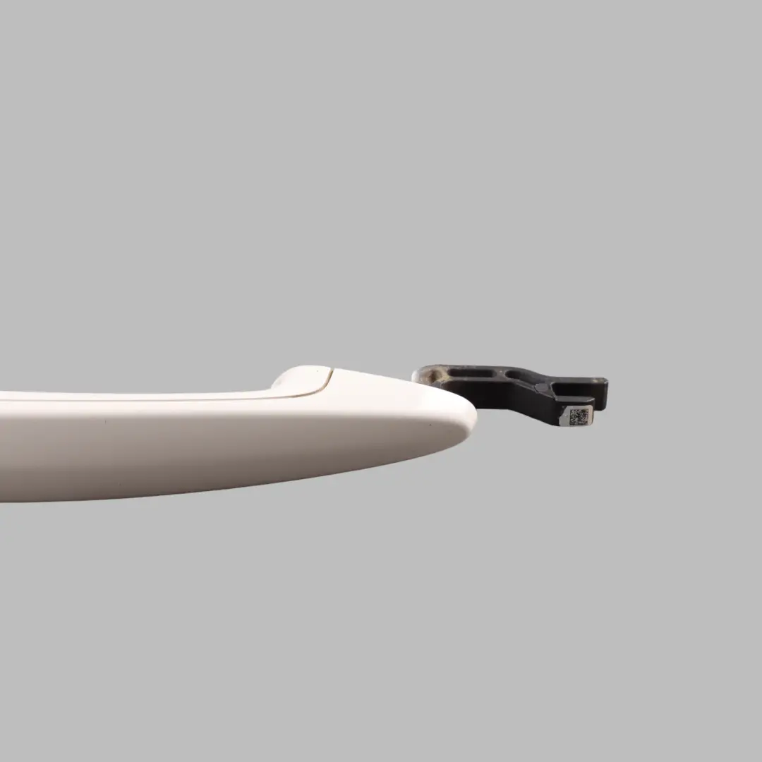 Door Grab Handle Front Right O/S Alpinweiss 3 White - 300 to BMW E90 F20 F30 F33 with Part number 7207562 BMW E90 F20 F30 F33 Door Grab Handle Front Right O/S Alpinweiss 3 White - 300 - SKU RHD-7207562-AW - Part number 7207562