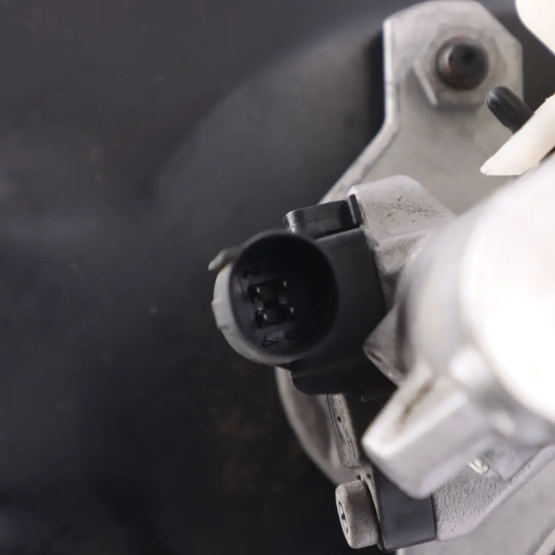 Volkswagen Transporter T6 2.0 TDI Brake Booster Master Cylinder Unit - SKU RHD-7LA612101A - Part number 7LA612101A