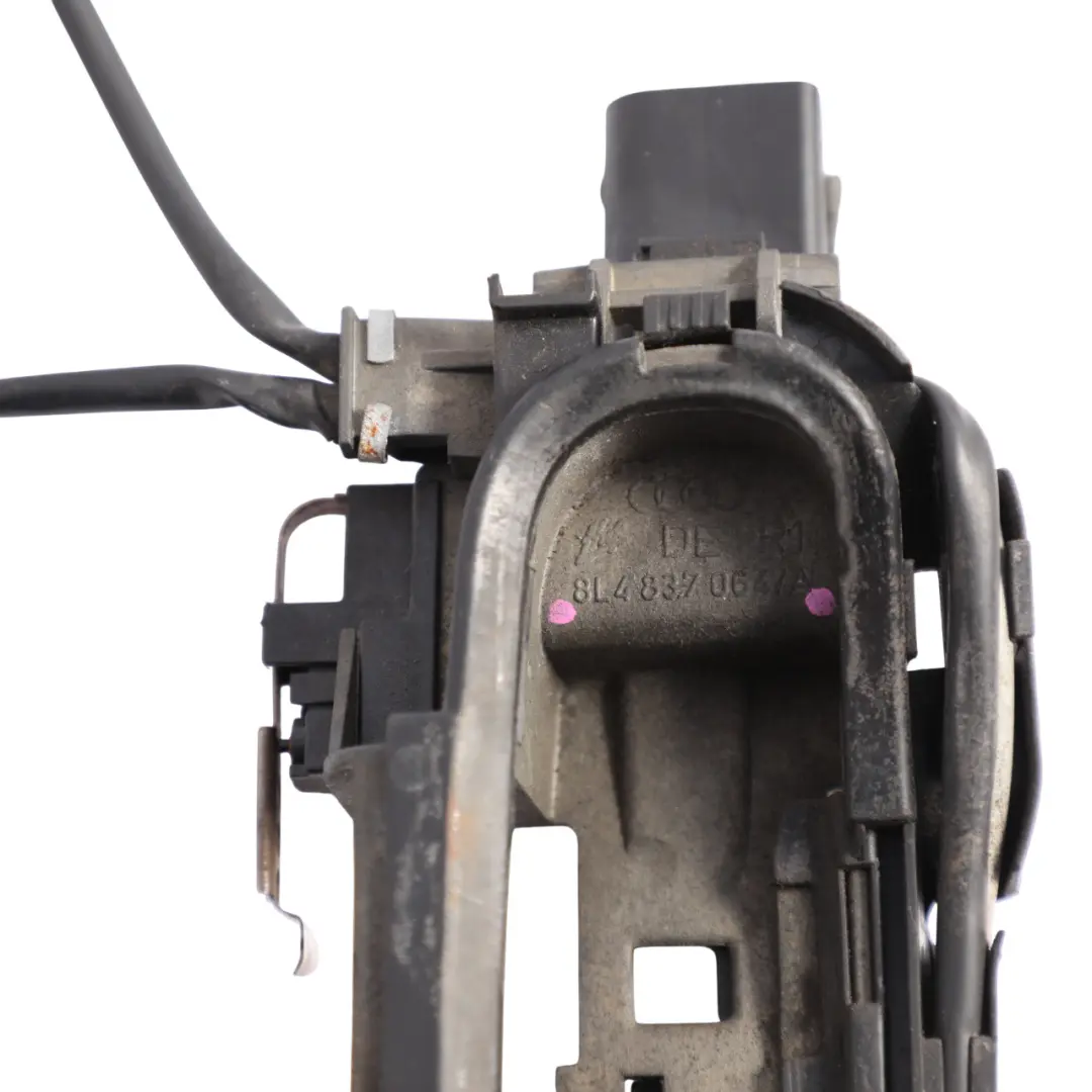 8L Front Door Handle Support Bracket Right O/S 8L4837064A to Audi A3 S3 with Part number 8L4837064E Audi A3 S3 8L Front Door Handle Support Bracket Right O/S 8L4837064A - SKU RHD-8L4837064E - Part number 8L4837064E