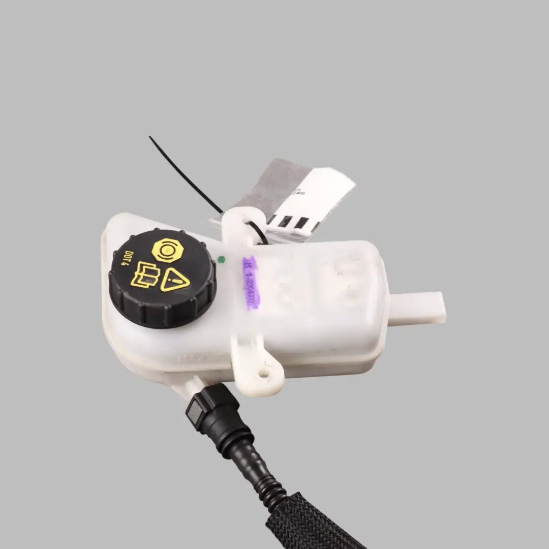 Servo Brake Fluid Expansion Tank Bottle to Ford Transit Custom with Part number LK21-2K478-BB Ford Transit Custom Servo Brake Fluid Expansion Tank Bottle - SKU RHD-LK21-2K478-BB - Part number LK21-2K478-BB