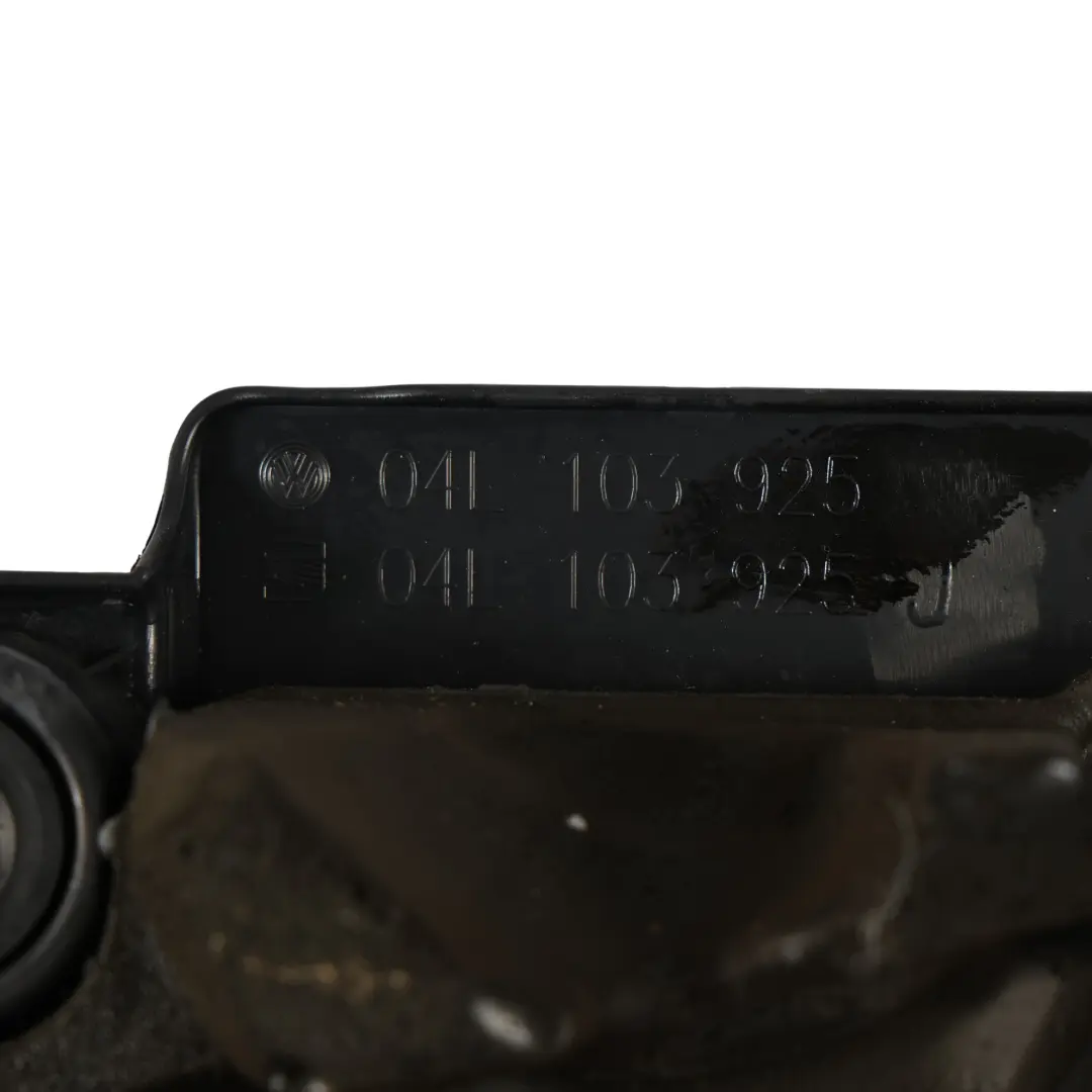 Panneau Cache Supérieur Du Moteur Diesel 04L103925L pour Seat Leon III 2.0 TDI à propos du numéro de pièce 04L103925J Seat Leon III 2.0 TDI Panneau Cache Supérieur Du Moteur Diesel 04L103925L - SKU 04L103925J - Numéro de pièce 04L103925J