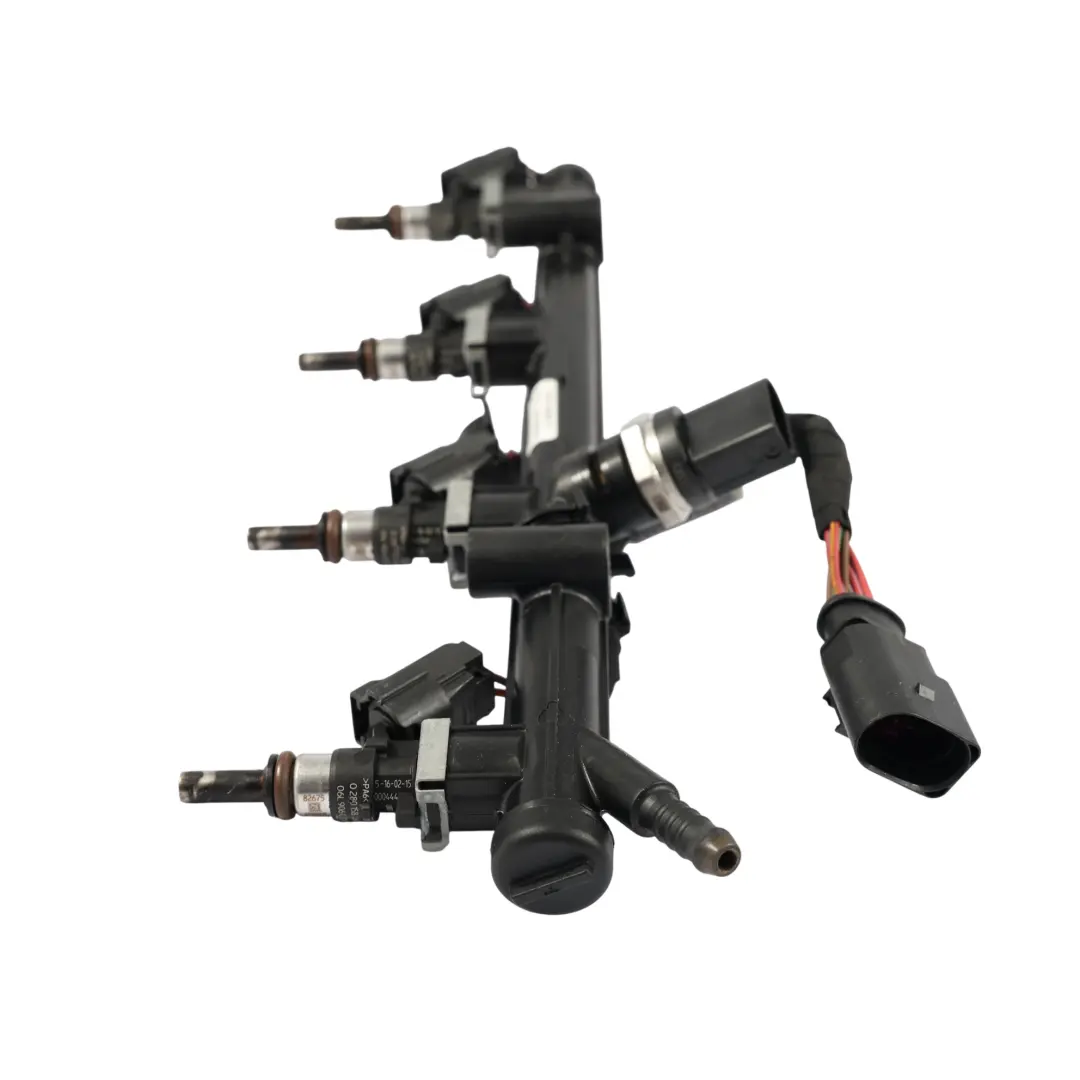 CJXC Inyección Combustible Rail Inyectores para Volkswagen Golf R 2.0 TFSI con número de pieza 06K133681A Volkswagen Golf R 2.0 TFSI CJXC Inyección Combustible Rail Inyectores - SKU 06K133681A-1 - Número de pieza 06K133681A