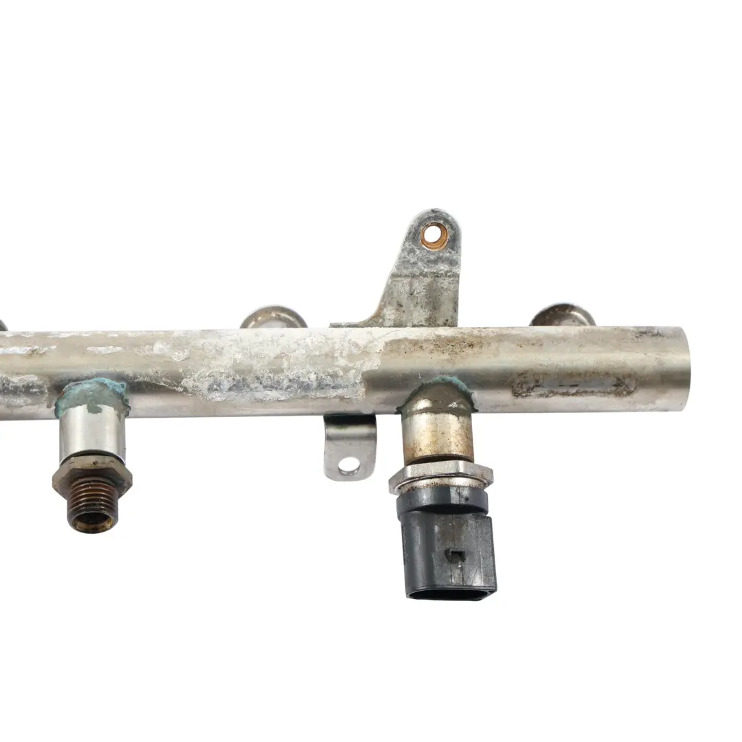 TTRS 8J Kraftstoffein Spritzleitung Benzin 2.5 TFSI für Audi mit Teilenummer 07K133317J Audi TTRS 8J Kraftstoffein Spritzleitung Benzin 2.5 TFSI - SKU 07K133317J - Teilenummer 07K133317J