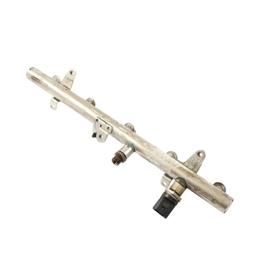 Audi TTRS 8J Listwa Wtryskowa Paliwa 2.5 TFSI - SKU 07K133317J - Numer Części 07K133317J