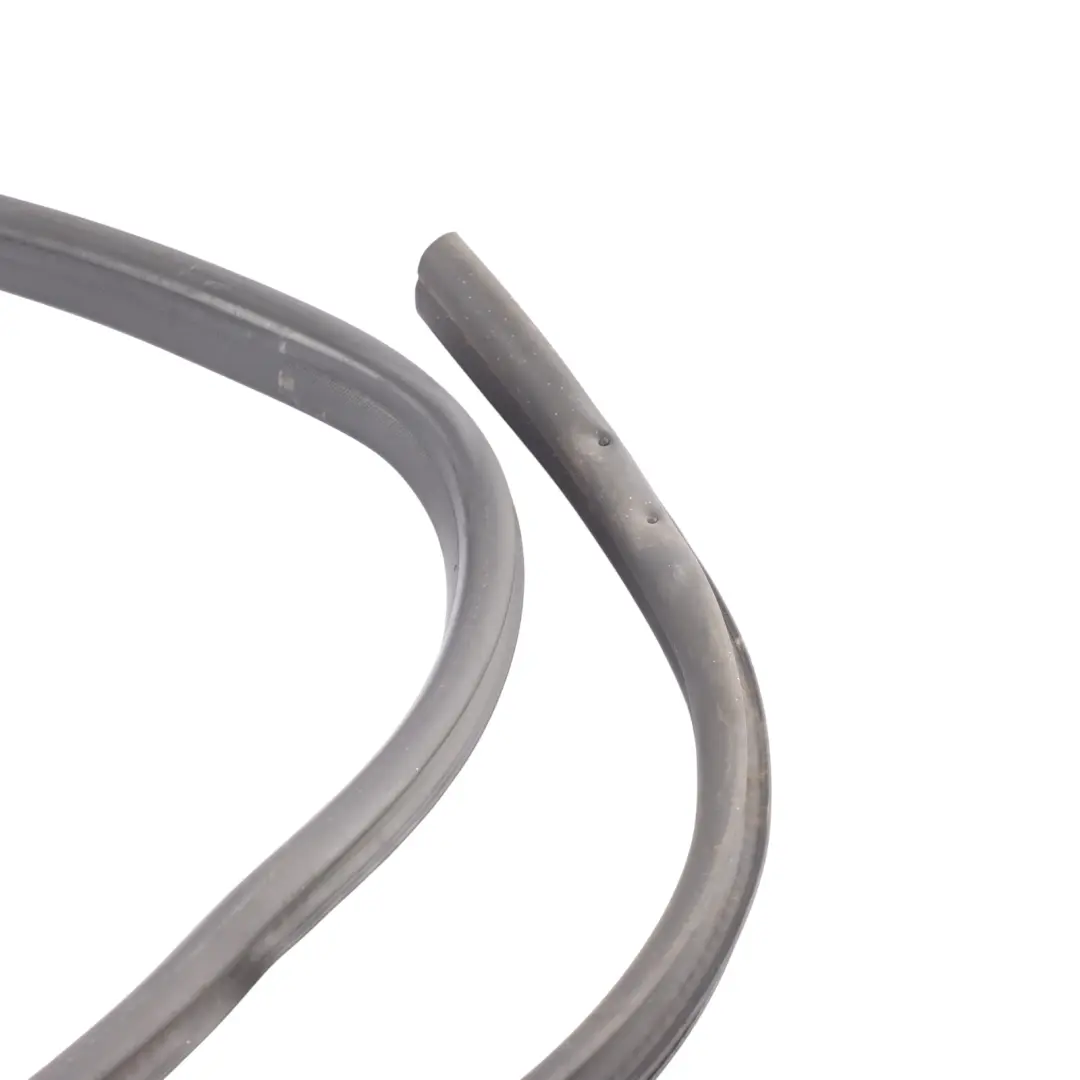 Ford Fiesta Mk7 Rear Door Seal Gasket Rubber Right O/S 8A61-A24754-AE - SKU 1674240 - Part number 1674240