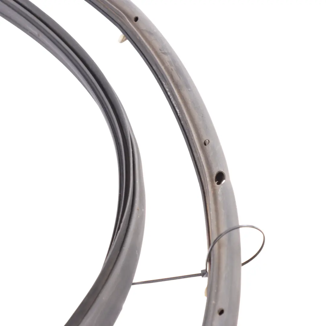 Ford Fiesta Mk7 Door Edge Sealing Gasket Weatherstrip Front Right O/S - SKU 1781748 - Part number 1781748