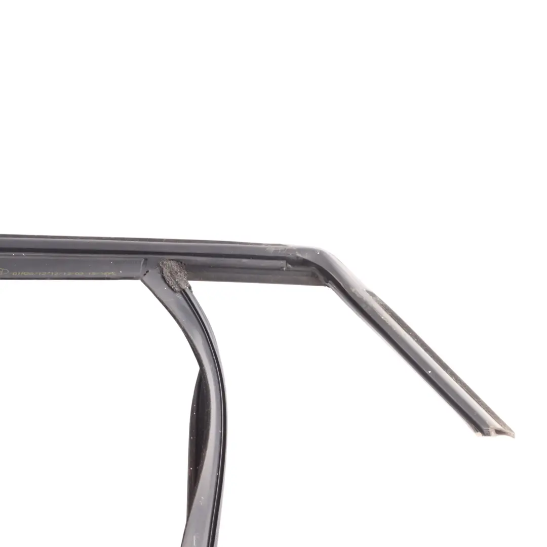 Mk3 Door Window Guide Seal Gasket Rubber Front Left N/S to Ford Focus with Part number 1785227 Ford Focus Mk3 Door Window Guide Seal Gasket Rubber Front Left N/S - SKU 1785227 - Part number 1785227