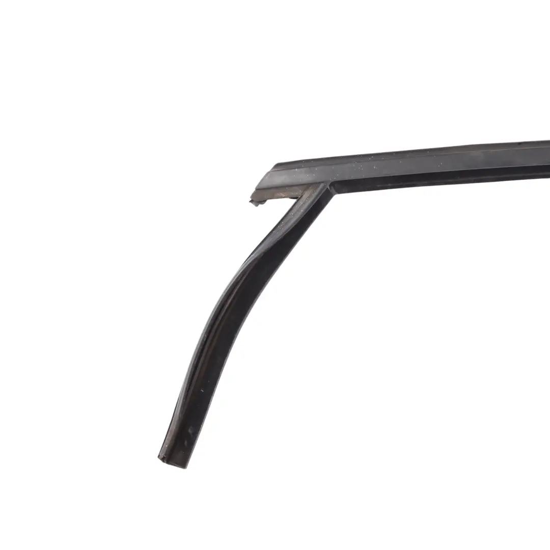 Mk3 Door Window Guide Seal Gasket Rubber Rear Right O/S to Ford Focus with Part number 1787048 Ford Focus Mk3 Door Window Guide Seal Gasket Rubber Rear Right O/S - SKU 1787048 - Part number 1787048