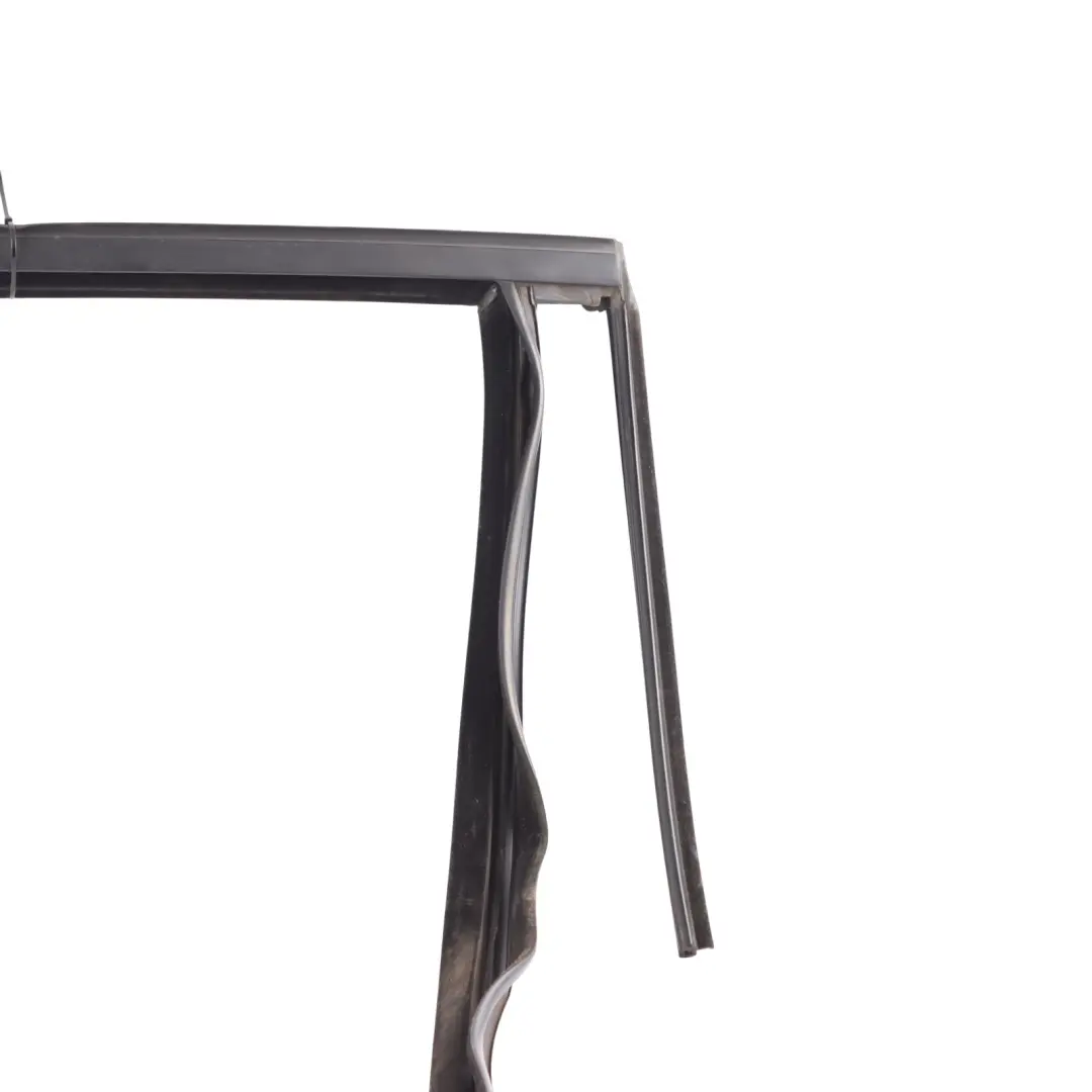 Mk3 Door Window Guide Seal Gasket Rubber Rear Right O/S to Ford Focus with Part number 1787048 Ford Focus Mk3 Door Window Guide Seal Gasket Rubber Rear Right O/S - SKU 1787048 - Part number 1787048