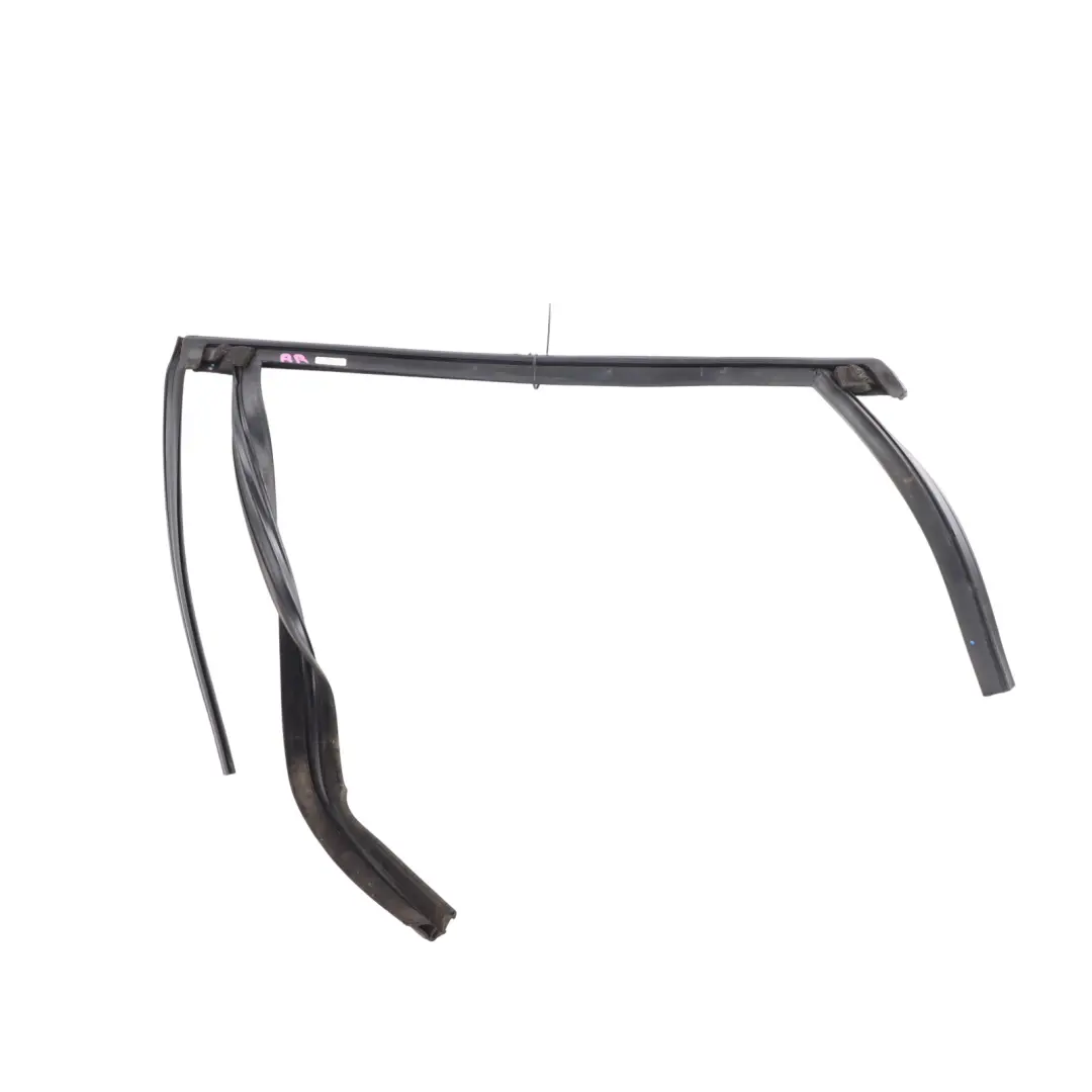 Mk3 Door Window Guide Seal Gasket Rubber Rear Right O/S to Ford Focus with Part number 1787048 Ford Focus Mk3 Door Window Guide Seal Gasket Rubber Rear Right O/S - SKU 1787048 - Part number 1787048