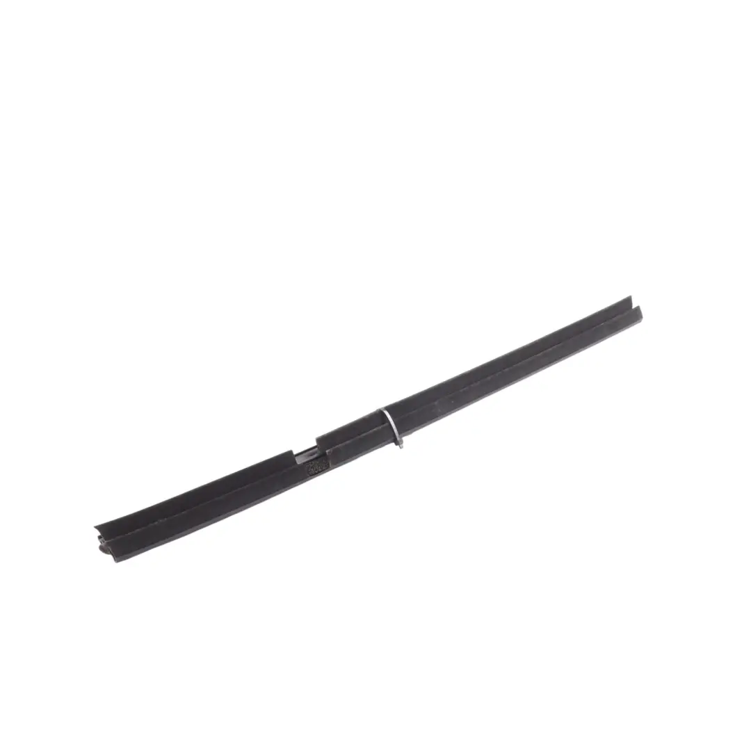 Guarnizione Porta Scorrevole Posteriore Destra AV11-R25860-AC per Ford B-Max con numero di parte 1792438 Ford B-Max Guarnizione Porta Scorrevole Posteriore Destra AV11-R25860-AC - SKU 1792438 - Numero di parte 1792438