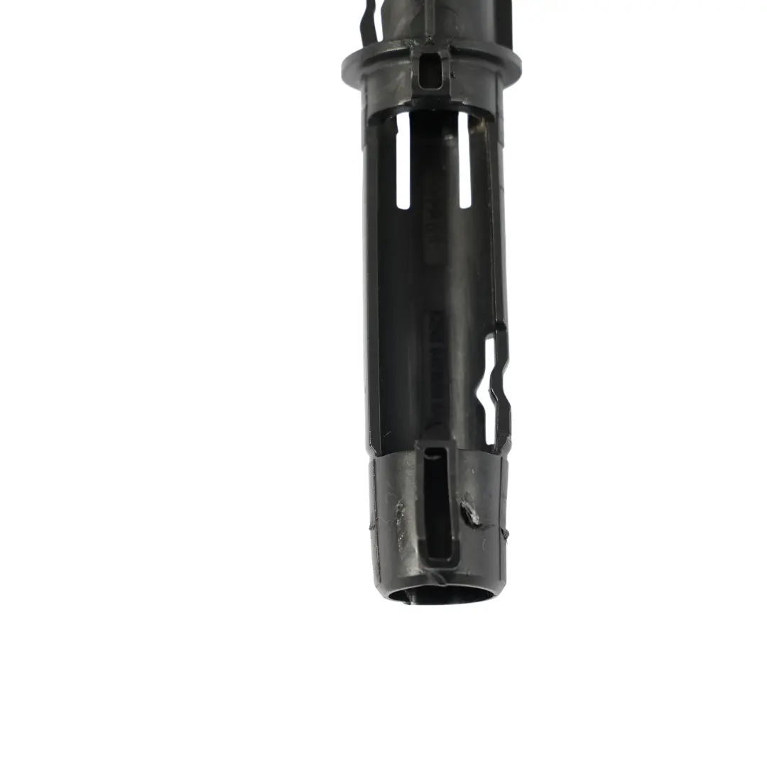 Mk3 Tuleja Prowadnica Zagłówka Fotela Przód AV11-R610A16-BB do Ford Focus o numerze 1840913 Ford Focus Mk3 Tuleja Prowadnica Zagłówka Fotela Przód AV11-R610A16-BB - SKU 1840913 - Numer Części 1840913