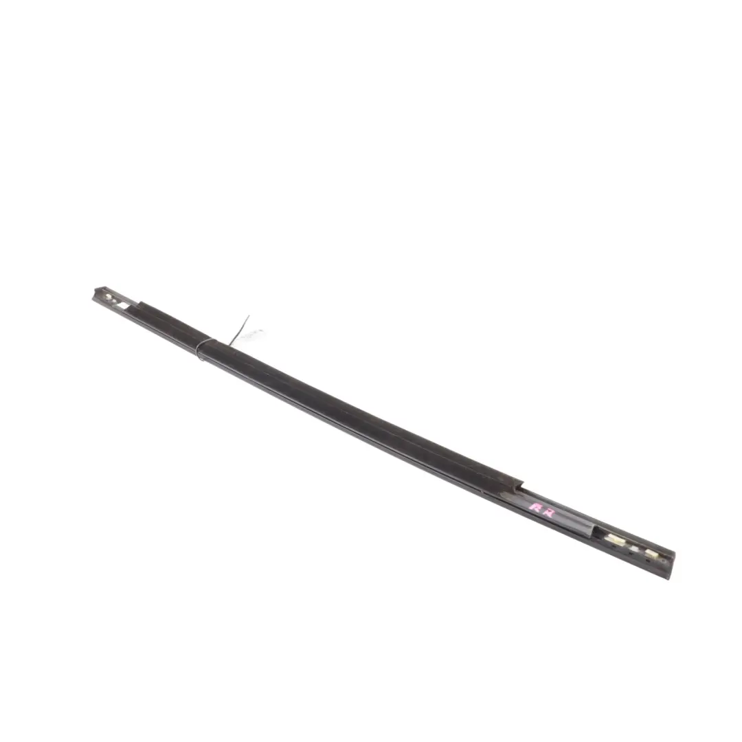 Mk3 Listwa Zgarniająca Drzwi Zewnątrz Tył Prawo do Ford Focus o numerze 1864248 Ford Focus Mk3 Listwa Zgarniająca Drzwi Zewnątrz Tył Prawo - SKU 1864248 - Numer Części 1864248