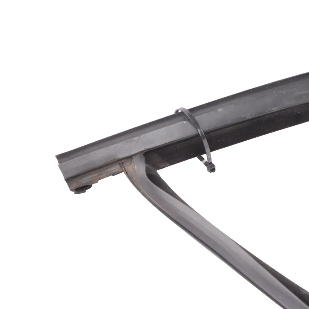 Mk3 Front Door Window Guide Seal Gasket Right O/S F1EB-A21510-BB to Ford Focus with Part number 1901517 Ford Focus Mk3 Front Door Window Guide Seal Gasket Right O/S F1EB-A21510-BB - SKU 1901517 - Part number 1901517