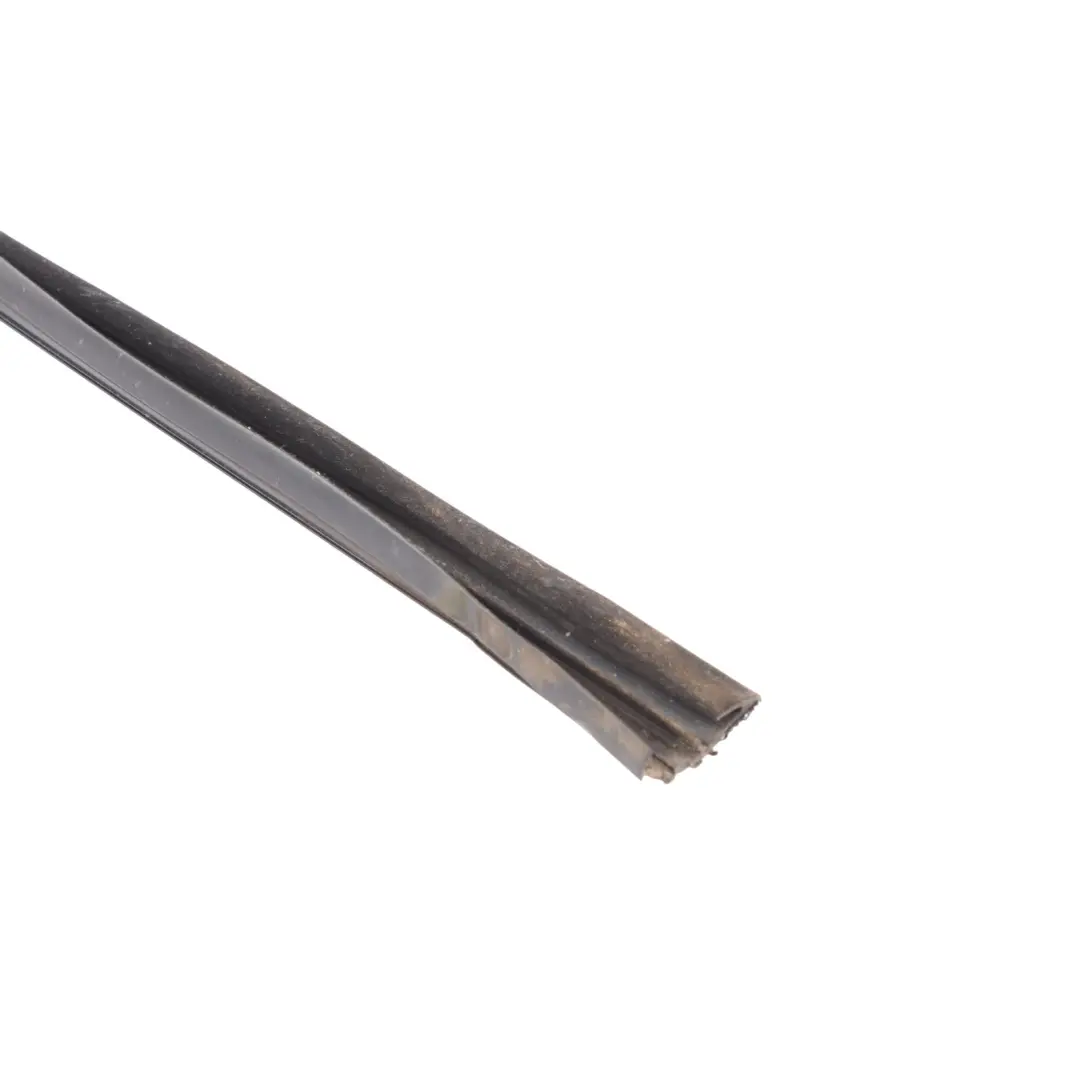 Mk3 Front Door Window Guide Seal Gasket Right O/S F1EB-A21510-BB to Ford Focus with Part number 1901517 Ford Focus Mk3 Front Door Window Guide Seal Gasket Right O/S F1EB-A21510-BB - SKU 1901517 - Part number 1901517