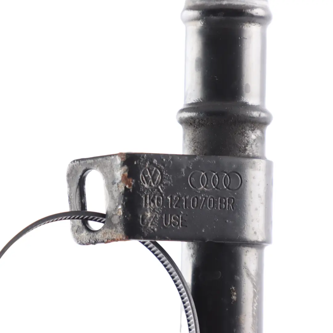 Mk3 Rura Przewód Intercoolera Turbo do Volkswagen VW Scirocco o numerze 1K0145762GG Volkswagen VW Scirocco Mk3 Rura Przewód Intercoolera Turbo - SKU 1K0145762GG - Numer Części 1K0145762GG
