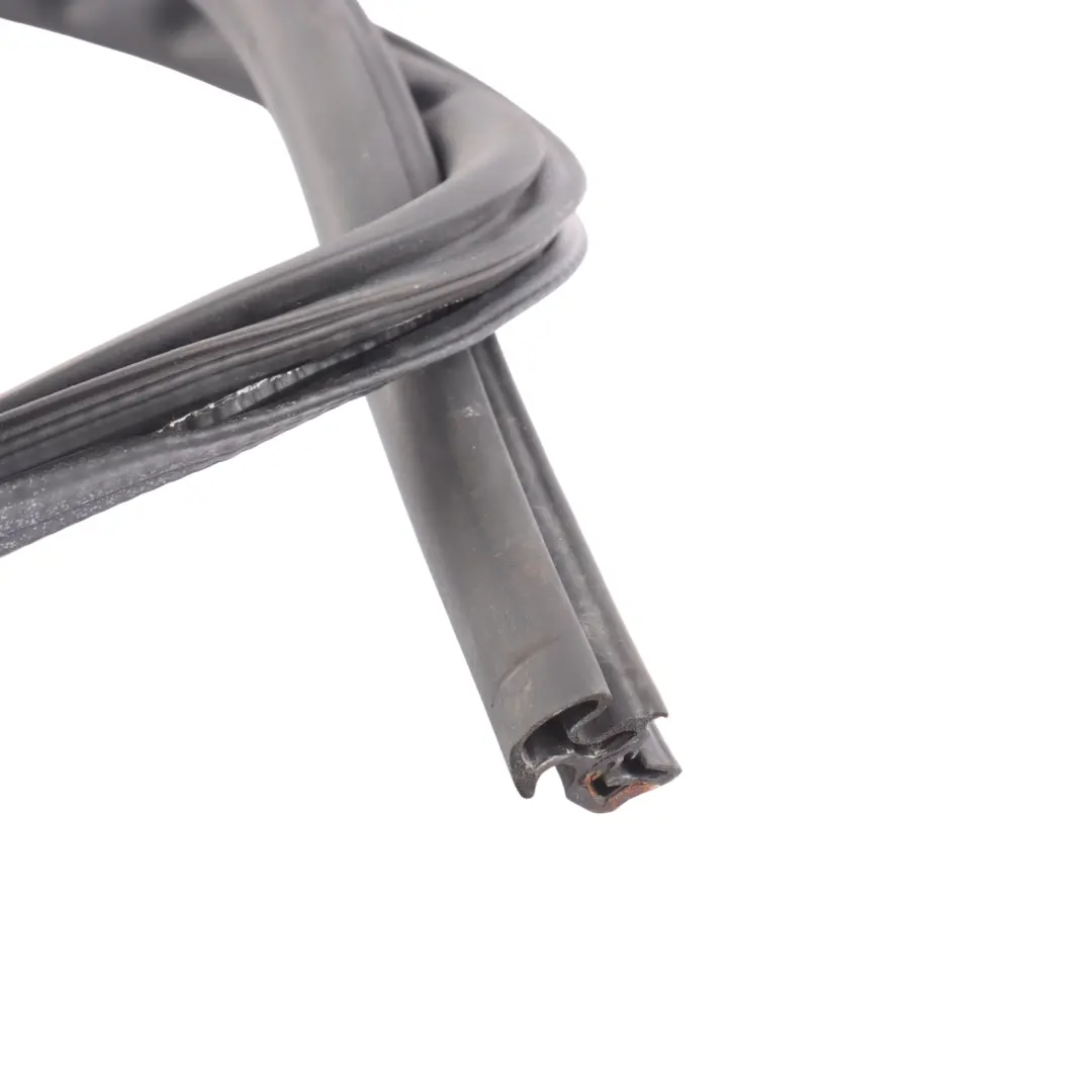 VW Scirocco Mk3 Vordere Tür Dichtung Gummi Links Rechts - SKU 1K8867911B - Teilenummer 1K8867911B