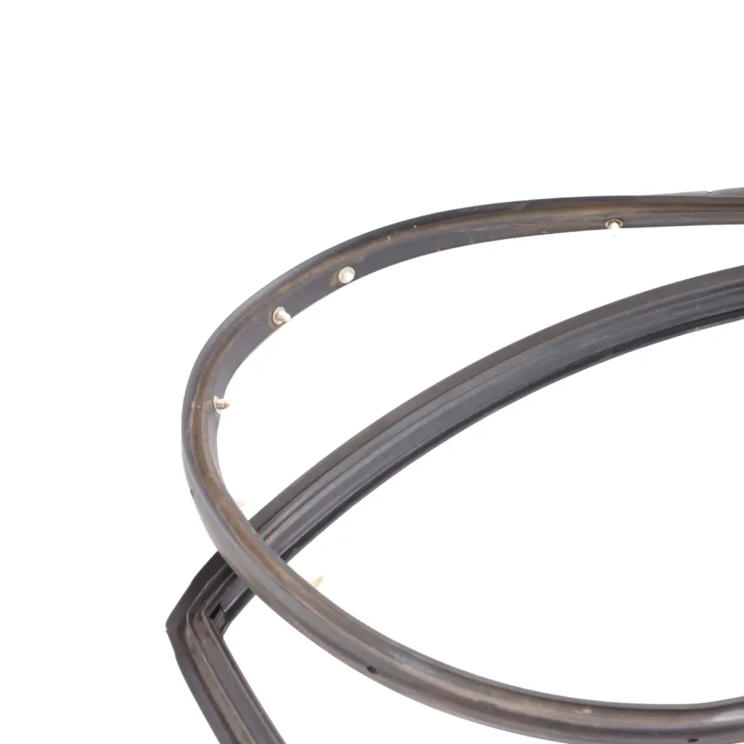 Guarnizione Porta Anteriore In Gomma Destra 8A61-A253A10-AY per Ford Fiesta Mk7 con numero di parte 2054821 Ford Fiesta Mk7 Guarnizione Porta Anteriore In Gomma Destra 8A61-A253A10-AY - SKU 2054821 - Numero di parte 2054821