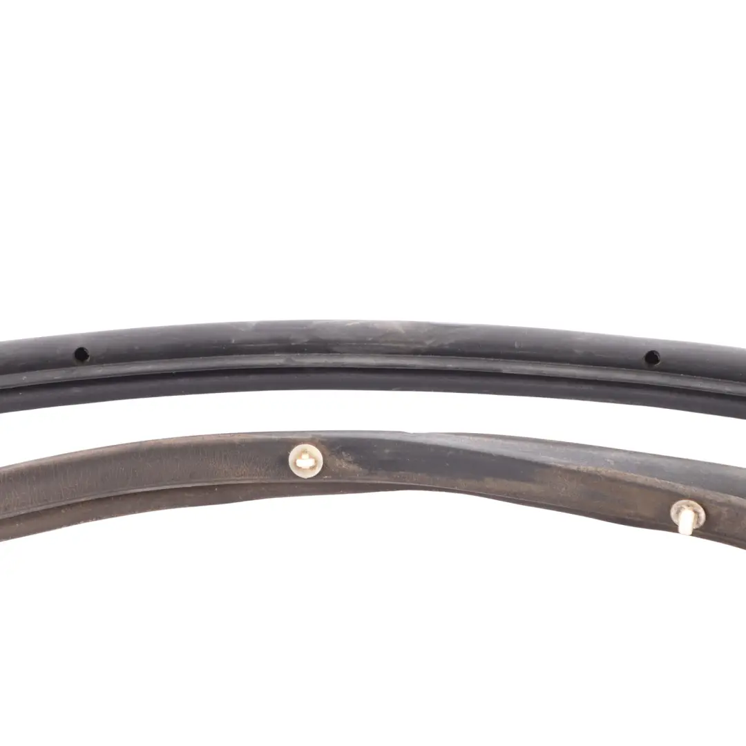 Ford Fiesta Mk7 Guarnizione Porta Anteriore In Gomma Destra 8A61-A253A10-AY - SKU 2054821 - Numero di parte 2054821