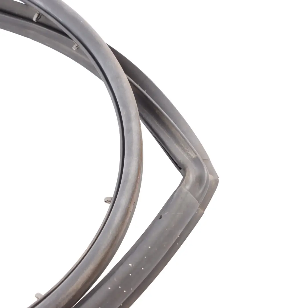 Goma Junta Puerta Delantera Derecha 8A61-A253A11-AY para Ford Fiesta Mk7 con número de pieza 2054826 Ford Fiesta Mk7 Goma Junta Puerta Delantera Derecha 8A61-A253A11-AY - SKU 2054826 - Número de pieza 2054826