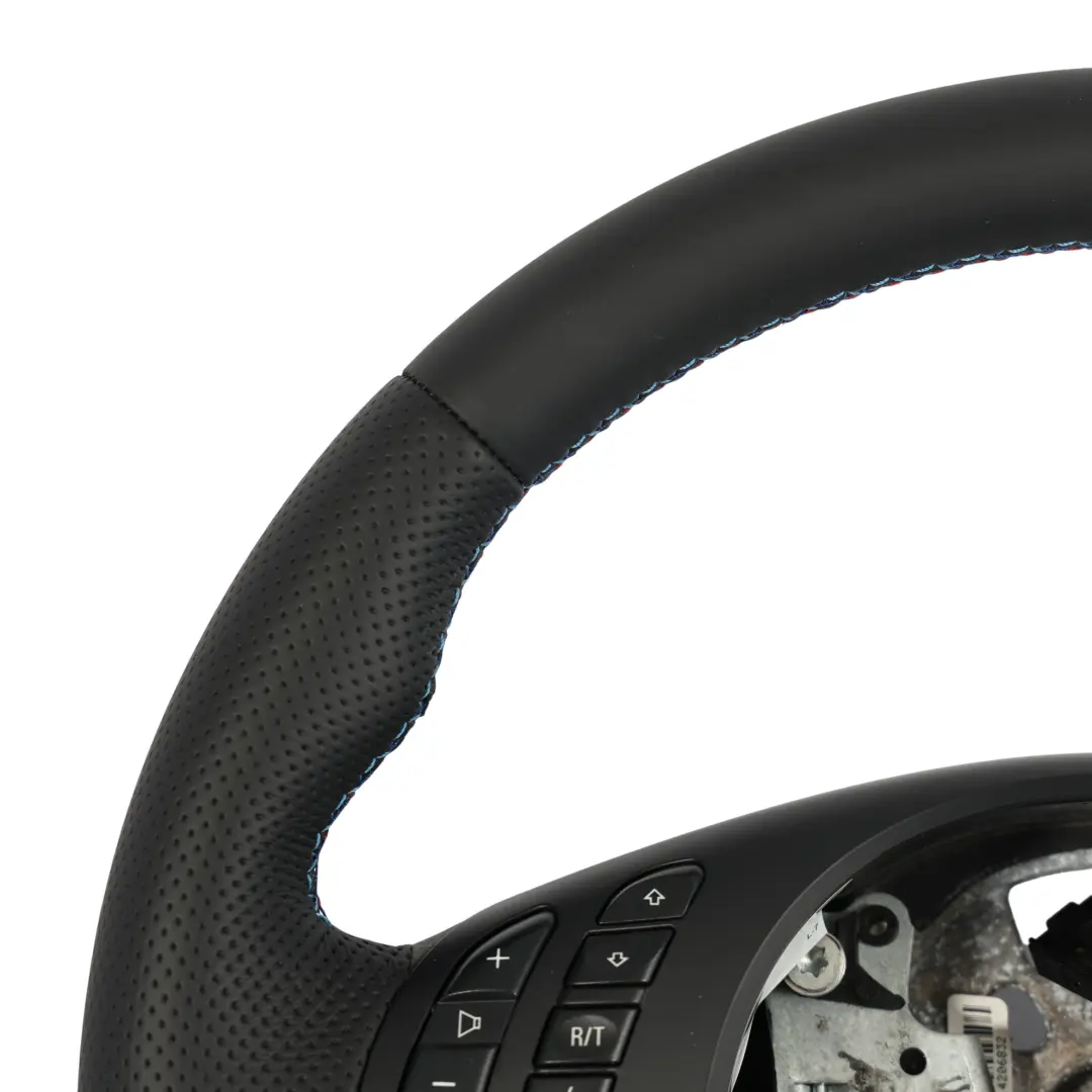 NUOVO Pelle Nera M Sport Tricolore per BMW E46 M3 E39 M5 Volante con numero di parte 2282020 BMW E46 M3 E39 M5 Volante NUOVO Pelle Nera M Sport Tricolore - SKU 2282020-3 - Numero di parte 2282020