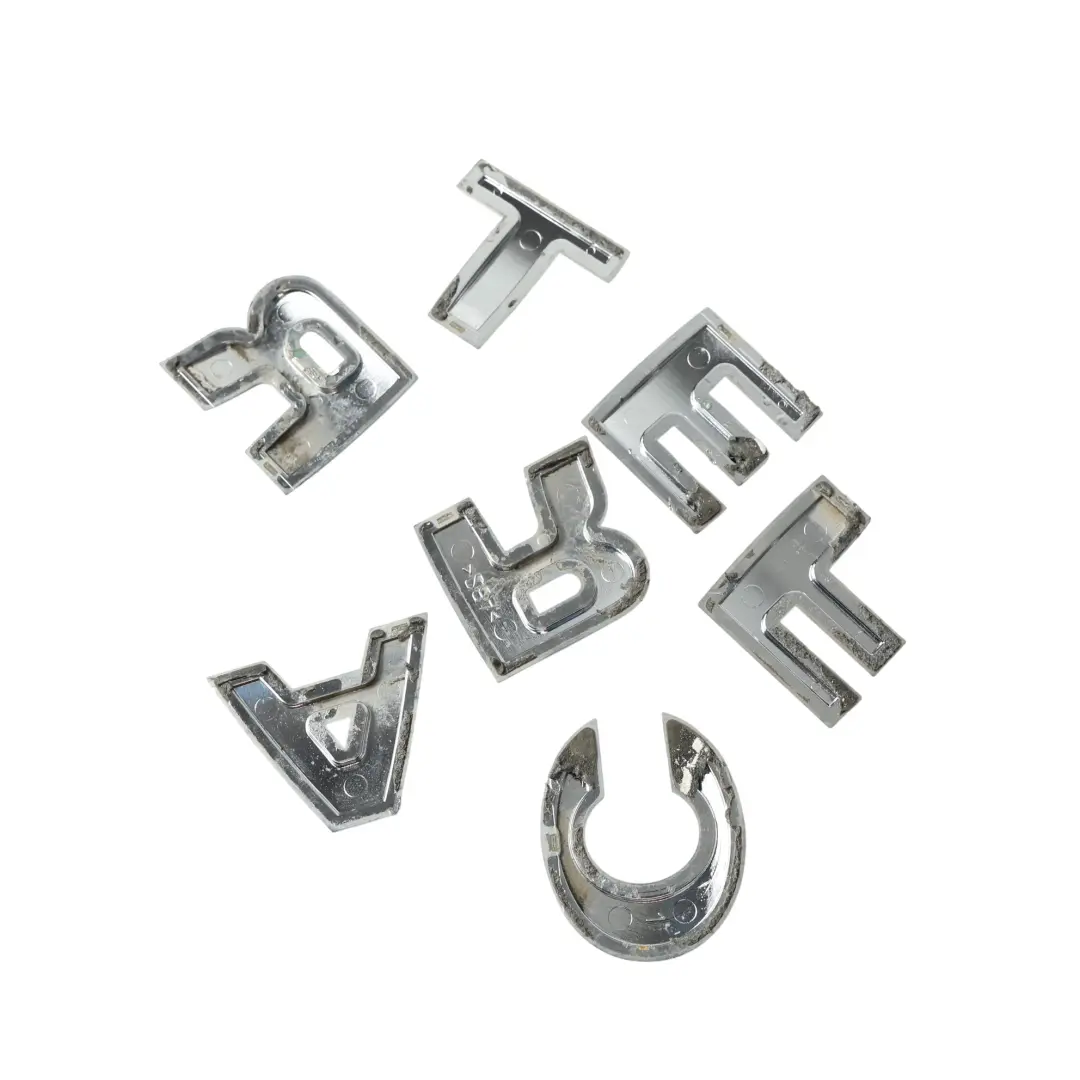 Portellone Emblema Lettering Badge Tronco per VW Volkswagen Crafter 2E con numero di parte 2E3853687 VW Volkswagen Crafter 2E Portellone Emblema Lettering Badge Tronco - SKU 2E3853687 - Numero di parte 2E3853687