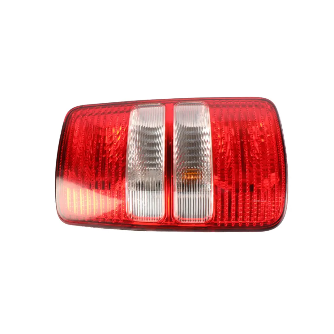 Fanale posteriore sinistro Fanale Coperchio 2K5945096J per VW Volkswagen Caddy Maxi con numero di parte 2K5945095J VW Volkswagen Caddy Maxi Fanale posteriore sinistro Fanale Coperchio 2K5945096J - SKU 2K5945095P - Numero di parte 2K5945095J