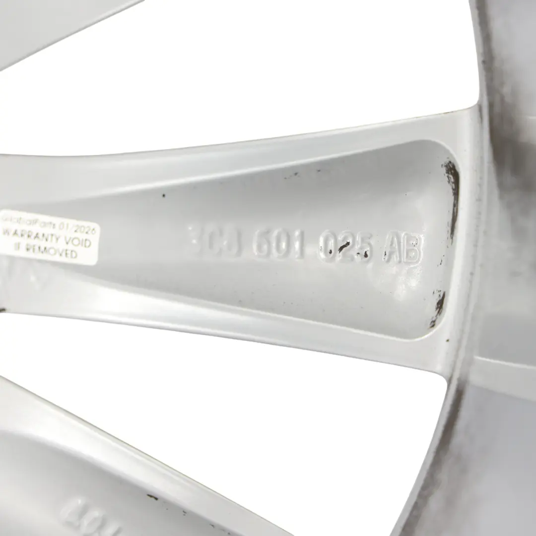 Volkswagen Scirocco Mk3 Srebrna Felga Aluminiowa 18" 8J ET:41 - SKU 3C8601025AB-3 - Numer Części 3C8601025AB