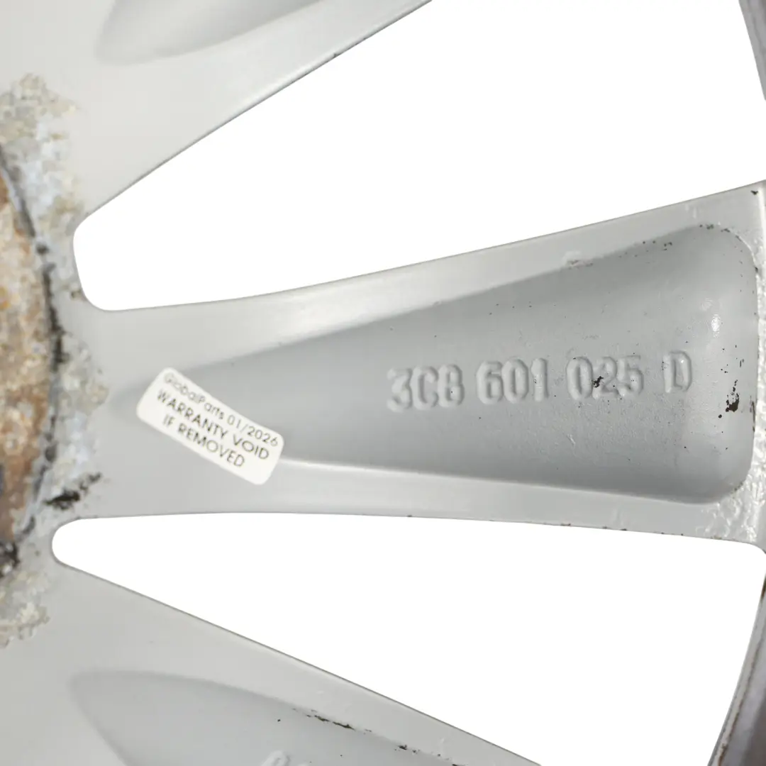 Volkswagen Scirocco Mk3 Jante Alliage Argent 18" 8J ET:41 - SKU 3C8601025D-4 - Numéro de pièce 3C8601025D