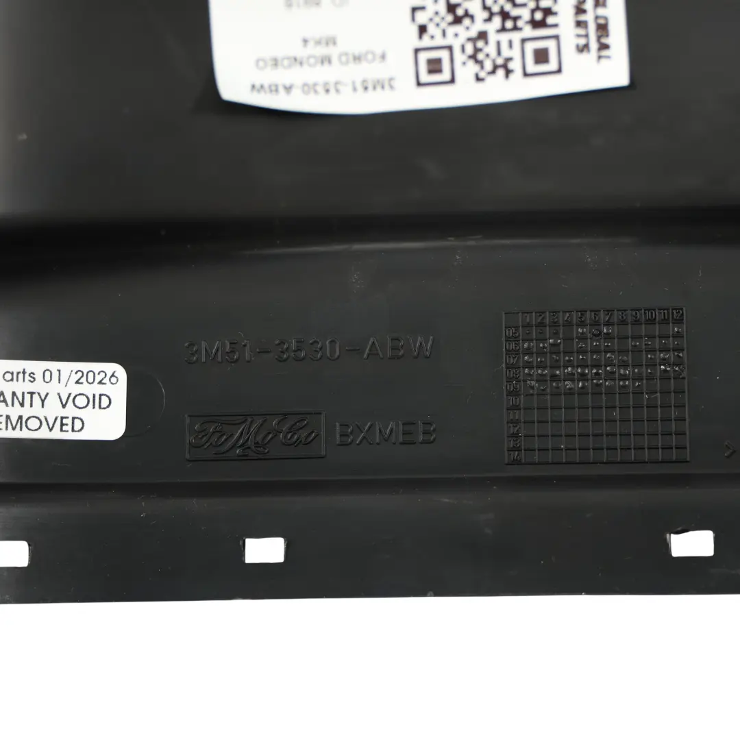 Pannello Di Copertura Cornice Superiore Sterzo per Ford Mondeo IV con numero di parte 3M51-3530-ABW Ford Mondeo IV Pannello Di Copertura Cornice Superiore Sterzo - SKU 3M51-3530-ABW - Numero di parte 3M51-3530-ABW