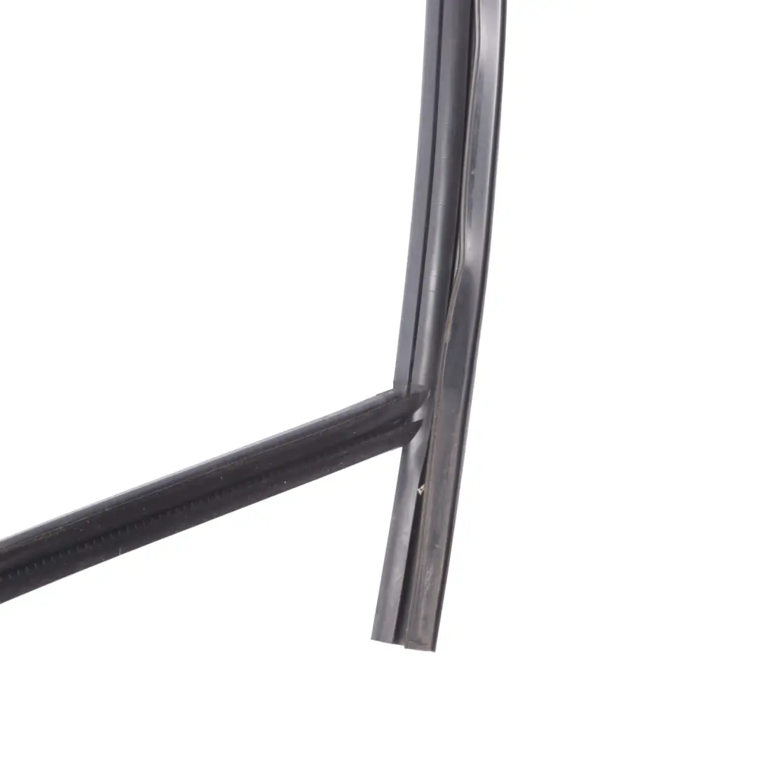 Guarnizione Telaio Finestrino Porta Anteriore Sinistra per Audi A6 C8 con numero di parte 4K0837431B Audi A6 C8 Guarnizione Telaio Finestrino Porta Anteriore Sinistra - SKU 4K0837431B - Numero di parte 4K0837431B