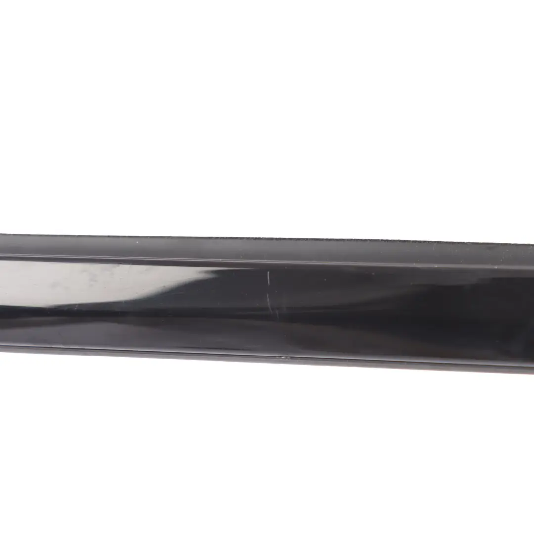 Baguette Vitre Arrière Droite Côté Conducteur Noire Réf pour Audi A6 C8 à propos du numéro de pièce 4K0839476A Audi A6 C8 Baguette Vitre Arrière Droite Côté Conducteur Noire Réf - SKU 4K0839476A - Numéro de pièce 4K0839476A