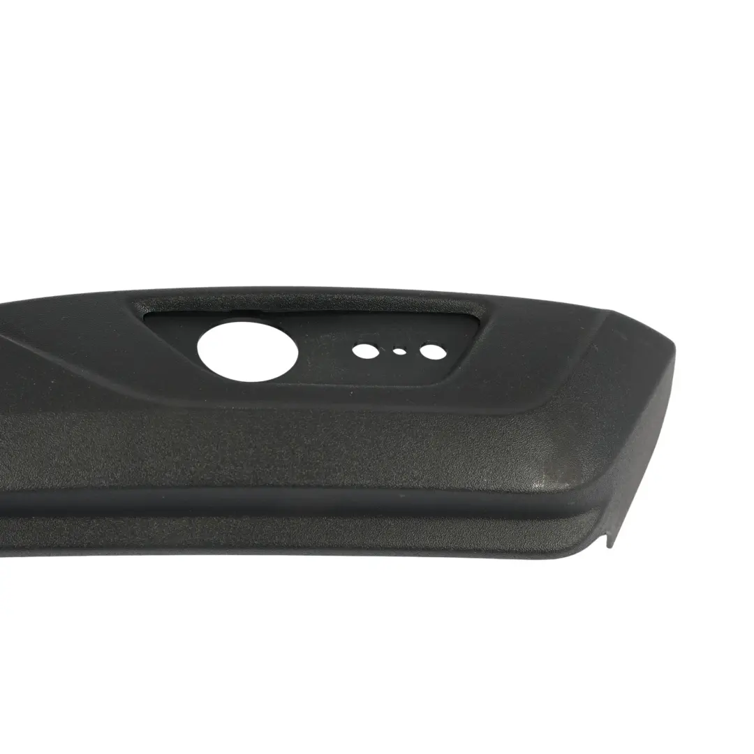 Mk6 Osłona Zaślepka Poszycia Fotela Przód Prawo do Ford Mustang o numerze 5286325 Ford Mustang Mk6 Osłona Zaślepka Poszycia Fotela Przód Prawo - SKU 5286325 - Numer Części 5286325