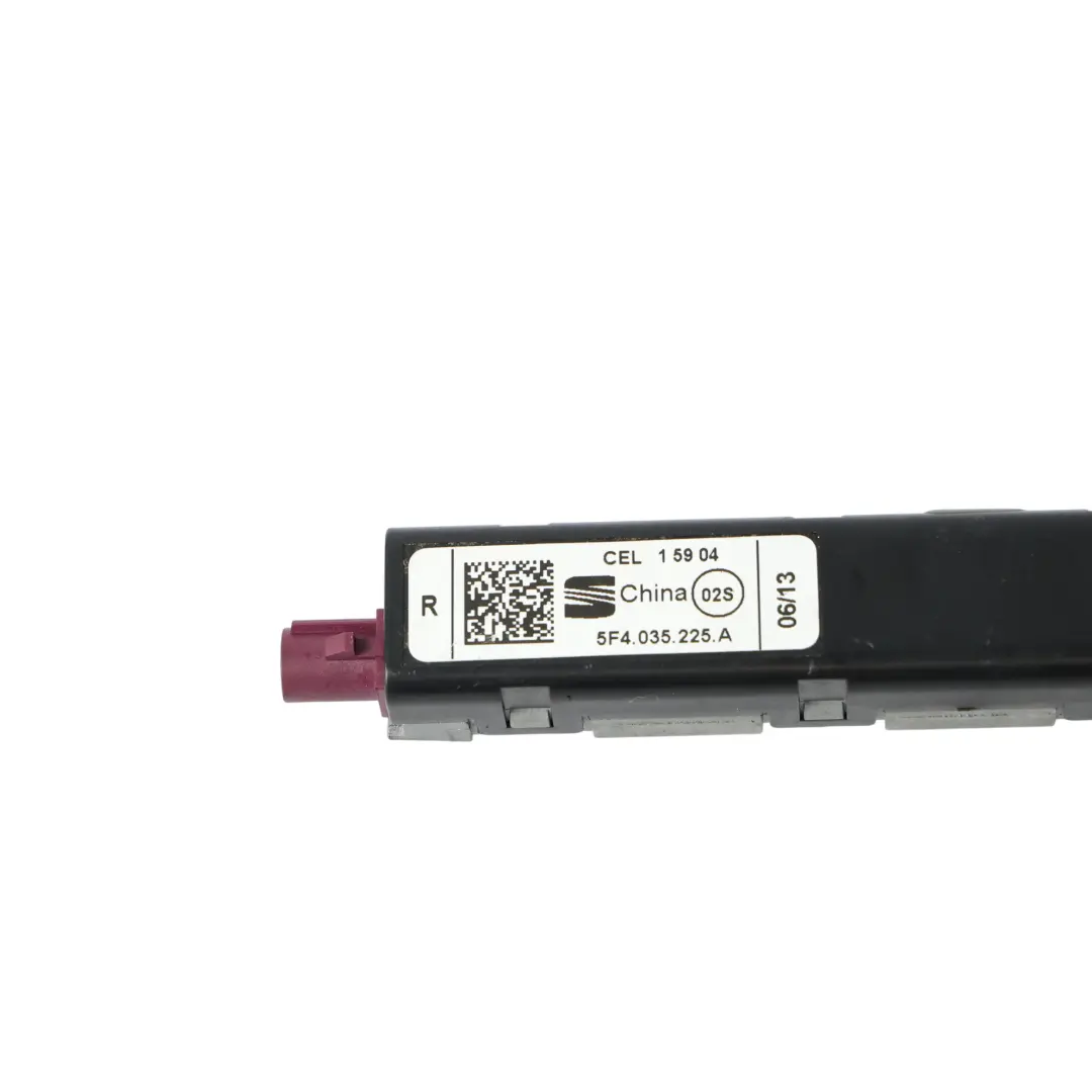 5F Mk3 Aerial Antenna Amplifier to Seat Leon with Part number 5F4035225A Seat Leon 5F Mk3 Aerial Antenna Amplifier - SKU 5F4035225A - Part number 5F4035225A