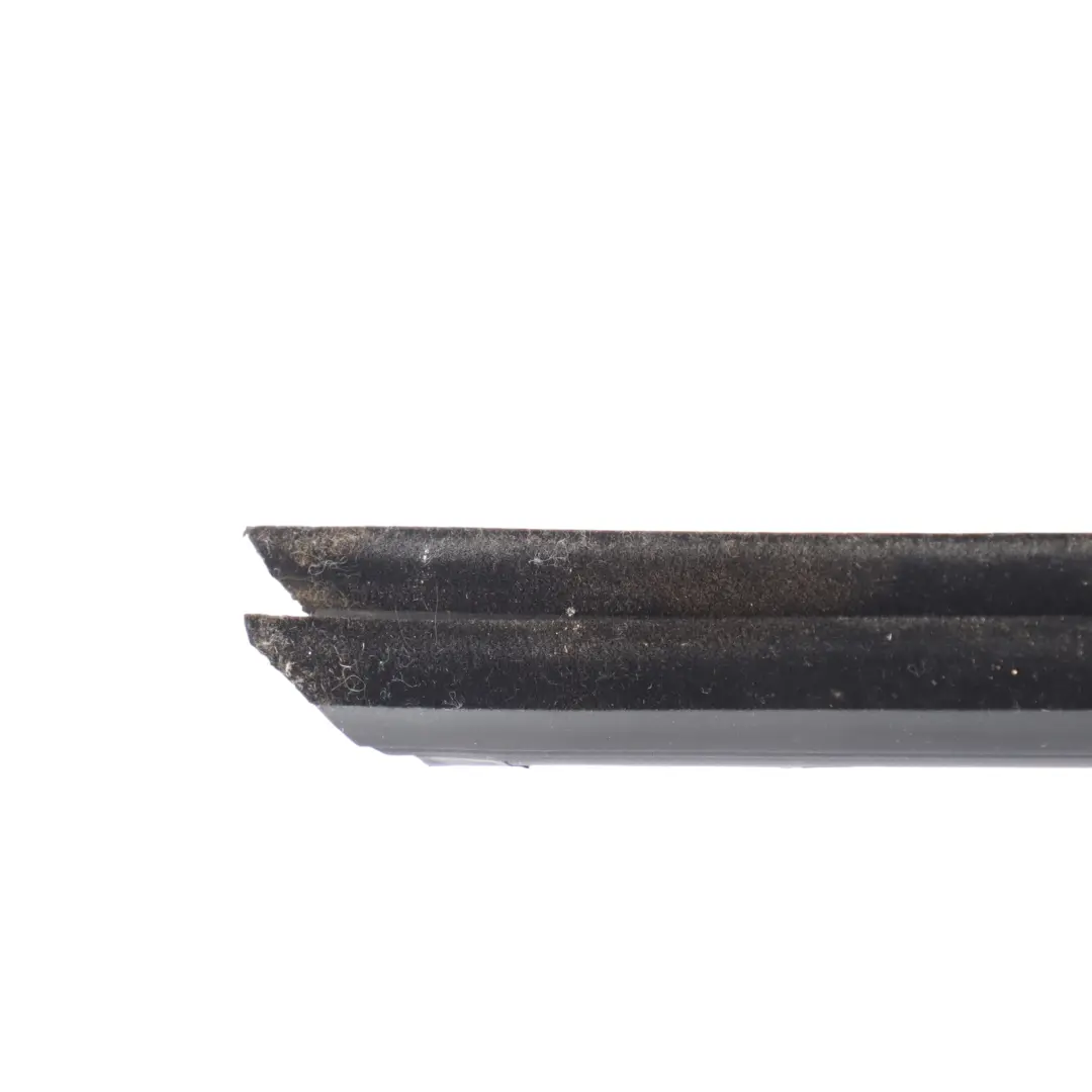 MK3 Modanatura Finestrino Porta Anteriore Destra per Seat Leon con numero di parte 5F4837472 Seat Leon MK3 Modanatura Finestrino Porta Anteriore Destra - SKU 5F4837472 - Numero di parte 5F4837472