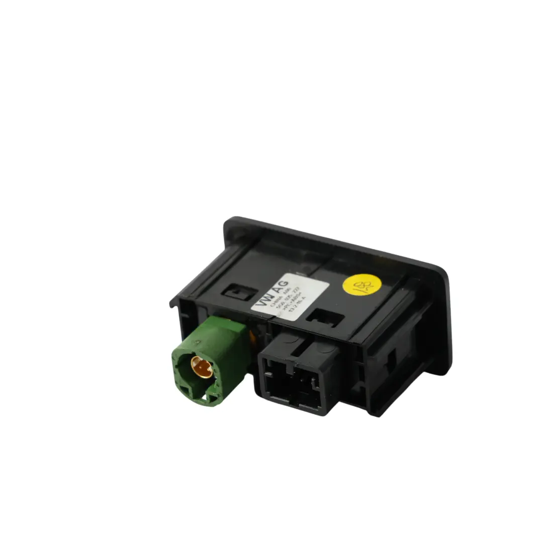 5F Media Port Buchse Anschluss Adapter für Volkswagen Golf Mk7 Seat Leon mit Teilenummer 5G0035222 Volkswagen Golf Mk7 Seat Leon 5F Media Port Buchse Anschluss Adapter - SKU 5G0035222 - Teilenummer 5G0035222