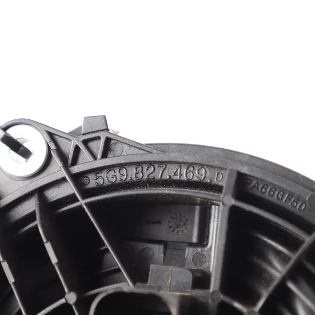 5G Mk7 Cubierta Embellecedora Manija Puerta Trasera para Volkswagen Golf con número de pieza 5G6827469F Volkswagen Golf 5G Mk7 Cubierta Embellecedora Manija Puerta Trasera - SKU 5G6827469F - Número de pieza 5G6827469F