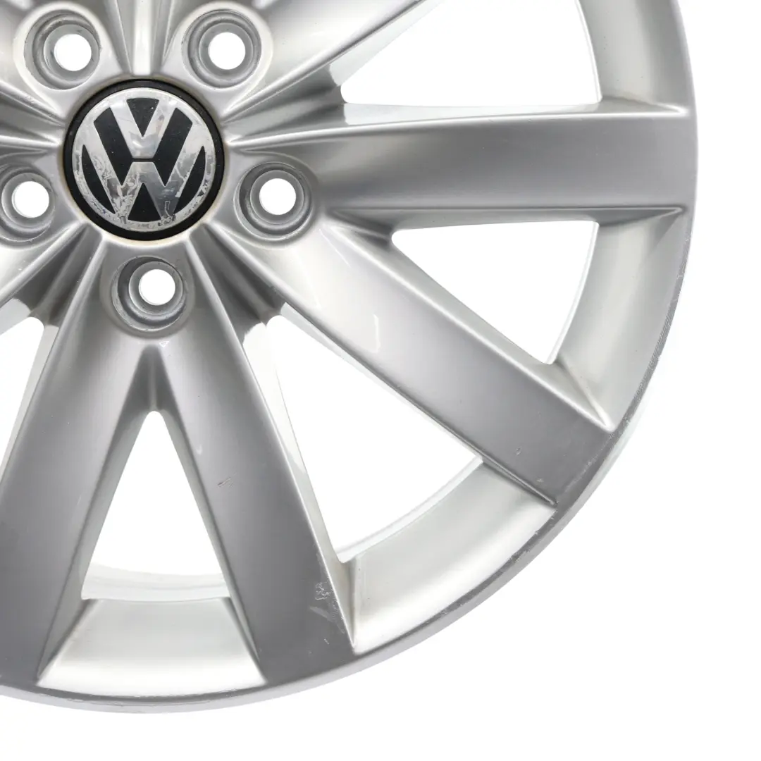 Mk6 Srebrna Felga Aluminiowa 17" 7J ET:54 do Volkswagen Golf o numerze 5K0601025F Volkswagen Golf Mk6 Srebrna Felga Aluminiowa 17" 7J ET:54 - SKU 5K0601025F - Numer Części 5K0601025F
