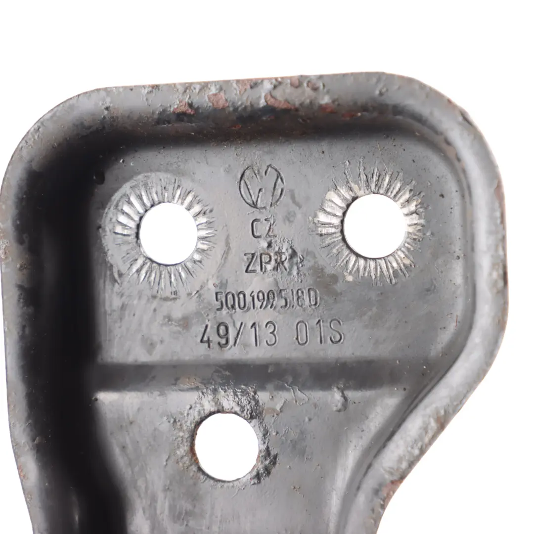 Volkswagen Golf Mk8 CD1 Przedni Prawy Wspornik Mocowania Sanek - SKU 5Q0199518D - Numer Części 5Q0199518D